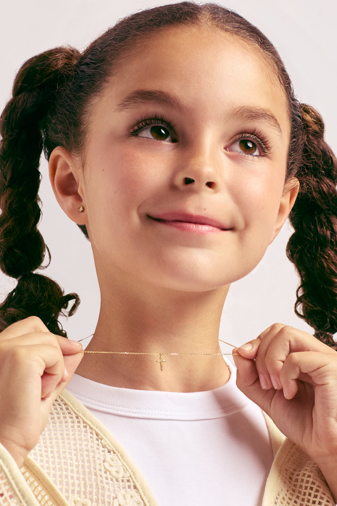 Collar oro diamante cruz fila 9 brillantes
