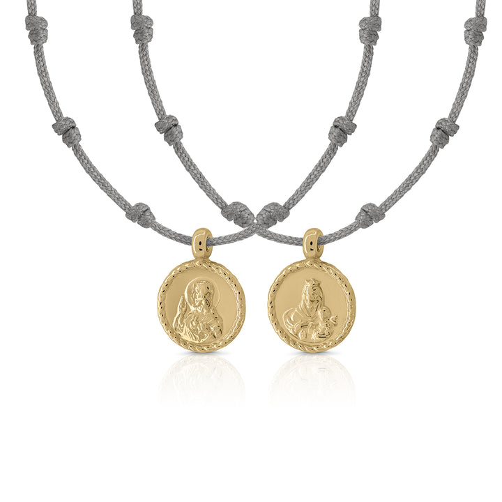 Gold necklace with a thousand macrame knots, scapular