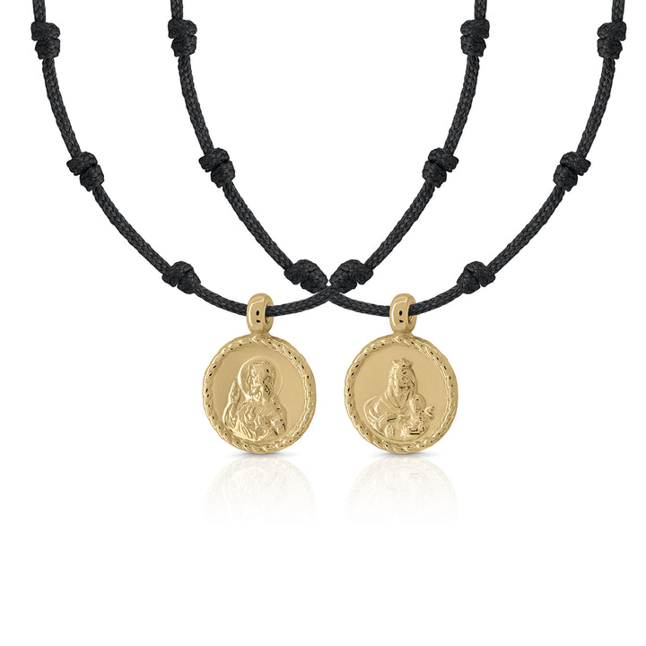 Gold necklace with a thousand macrame knots, scapular